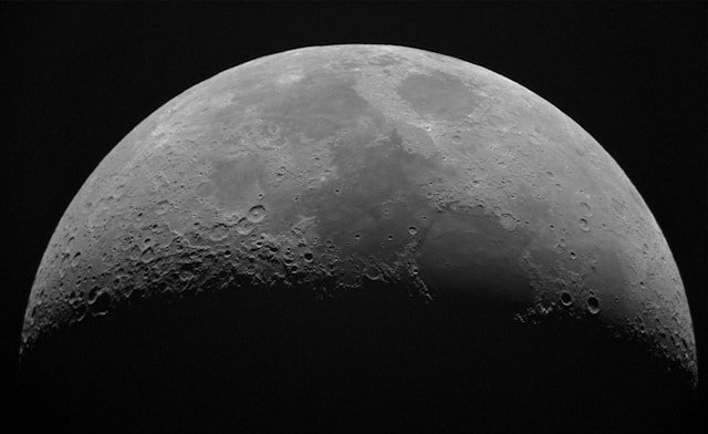 Teoría de la luna falsa o luna artificial